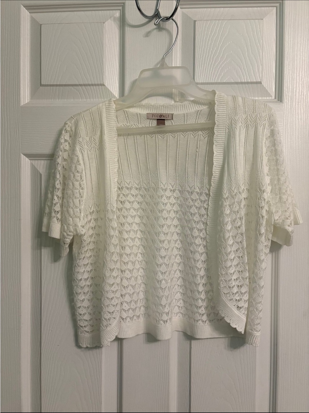 Cardigan Roz & Ali white knit scallop sweater lightweight women’s size large